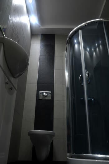 Kęty Krakowska 3 - większa łazienka